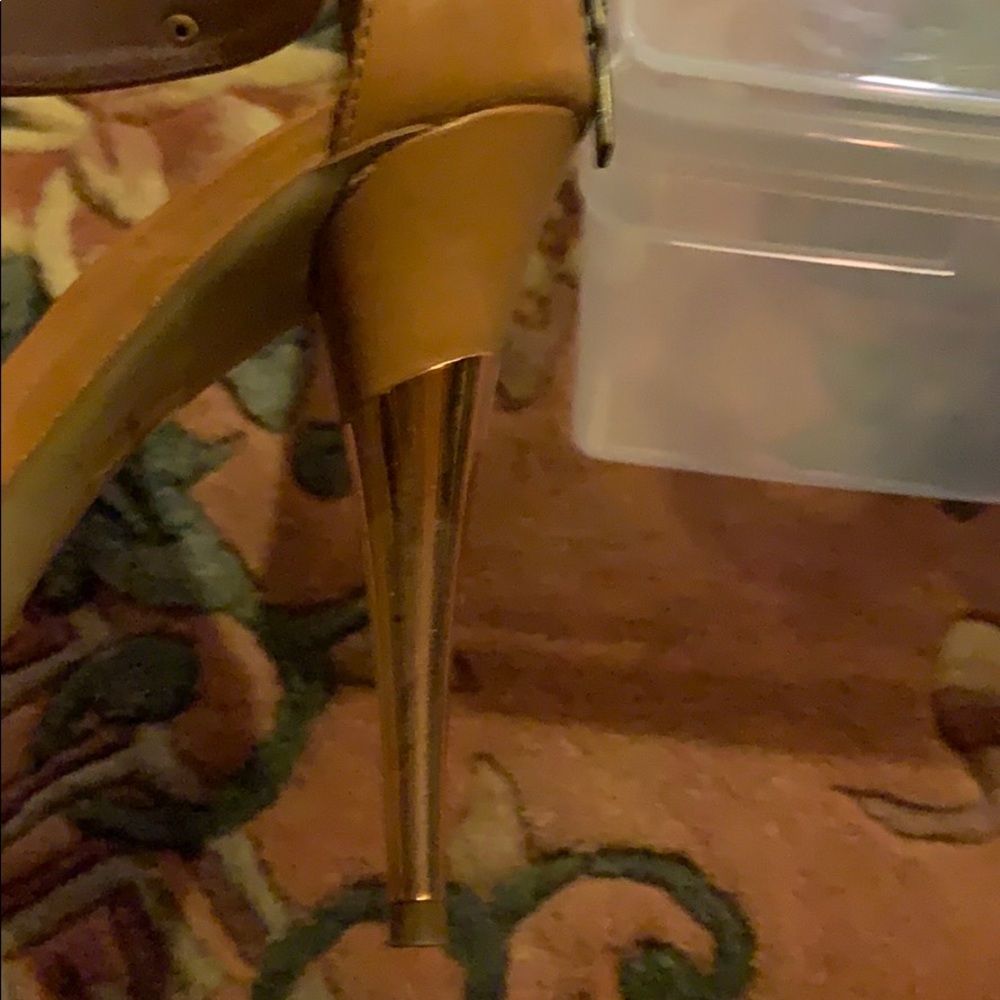 Shoes - Picture 2 of 4
